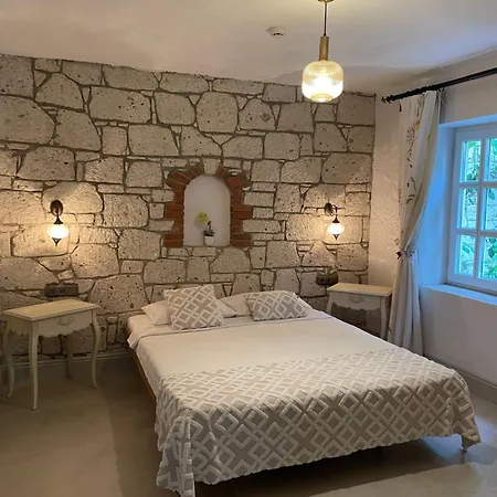 Hotel Yuga